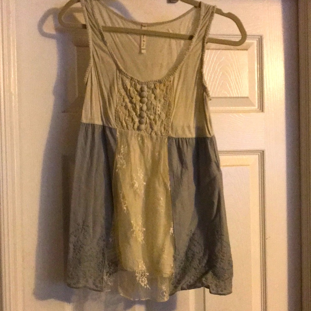 Willow & Clay top